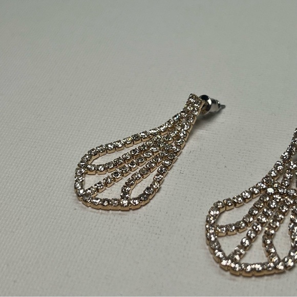 Vintage Gold Tone Tear Drop Shaped Dangle Stud Earrings - Picture 2 of 9